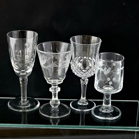 Decorative Cut Glass Liquor Cocktail Cordial Glasses (4) Collection mismatched - Picture 1 of 8